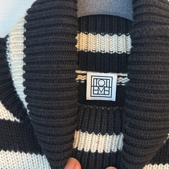 Toteme Signature Stripe turtle neck sweater - SZ XS - Picture 2 of 4